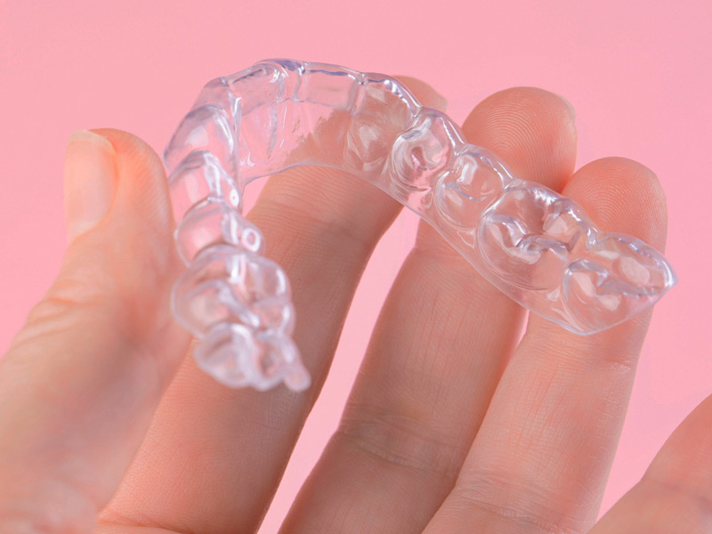 alineadores transparentes para ortodoncia invisible clínica dental Fuenlabrada